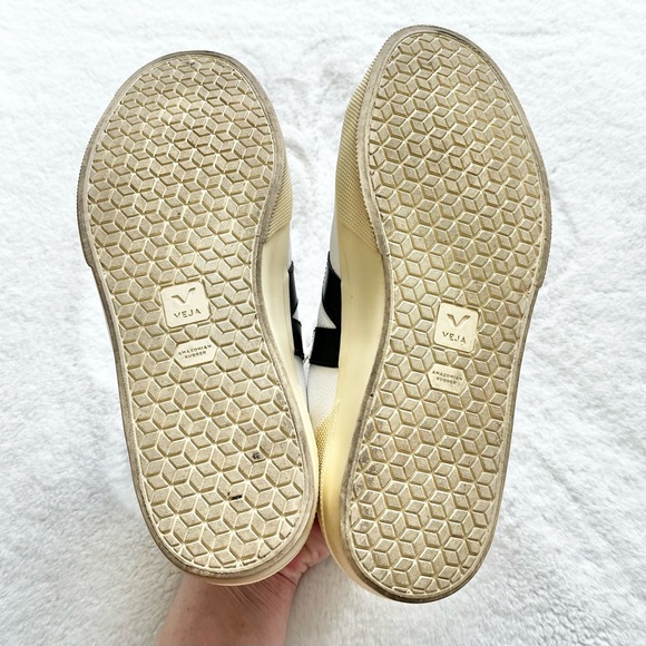 VEJA Minotaur High Top Sneakers Women’s Size 10 Stylish Athletic Trendy - Picture 7 of 9